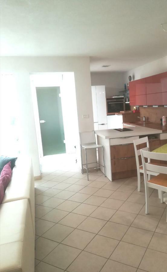 Apartma Zalka Izola Exteriör bild