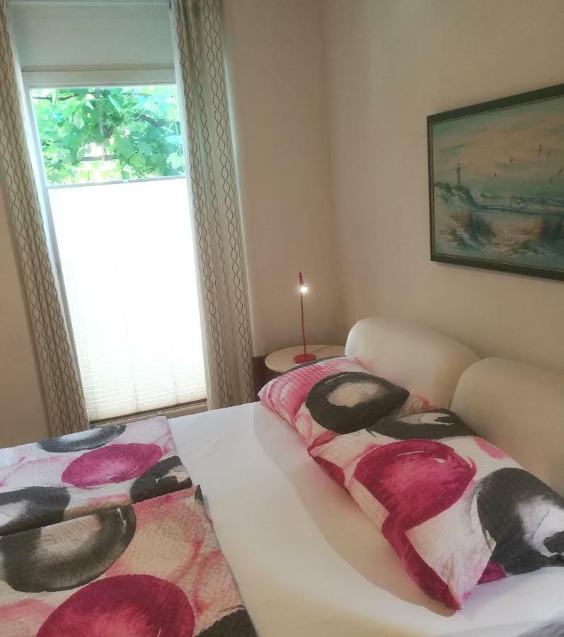 Apartma Zalka Izola Exteriör bild