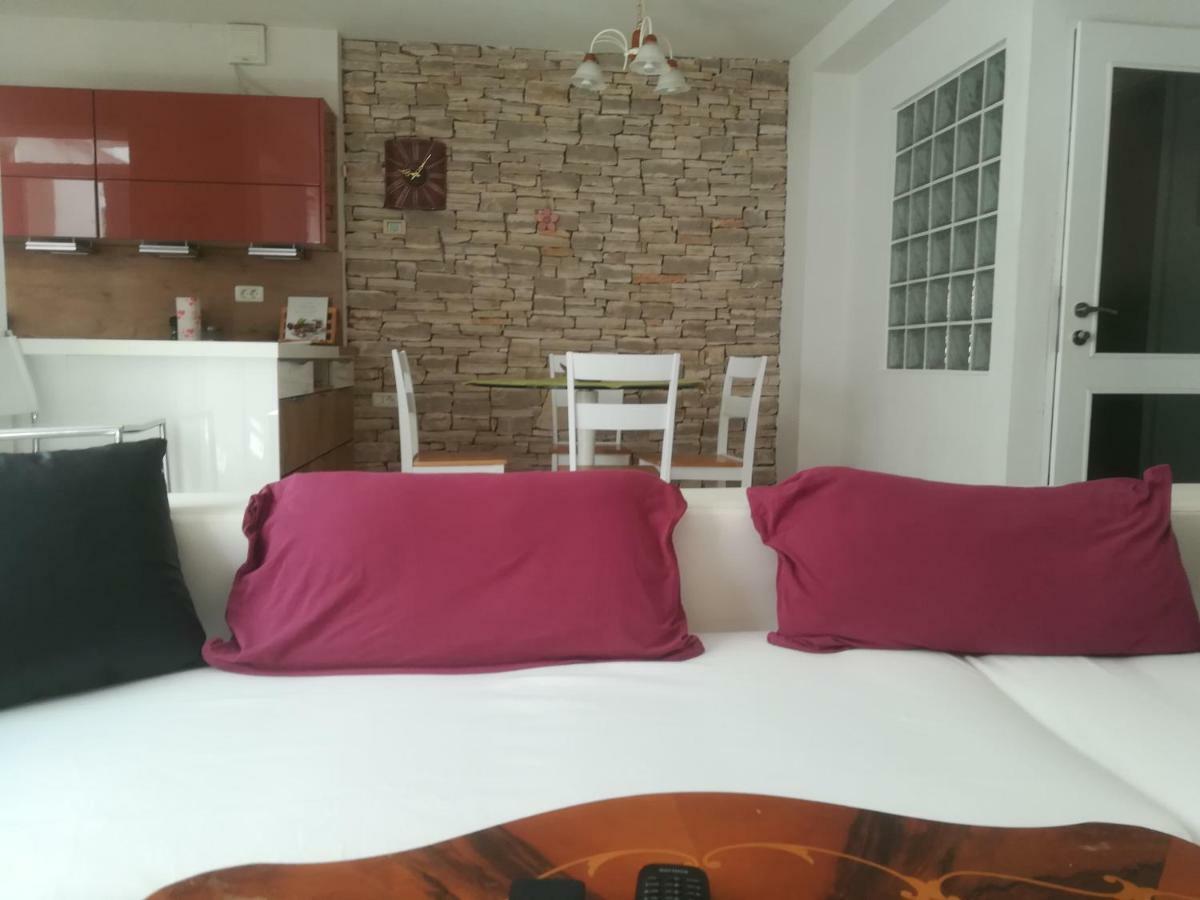 Apartma Zalka Izola Exteriör bild