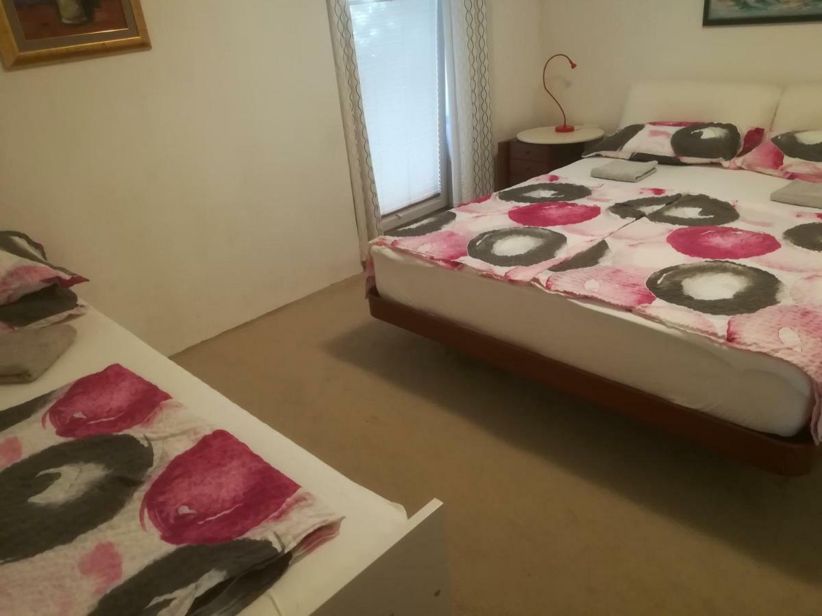 Apartma Zalka Izola Exteriör bild